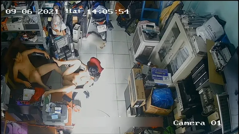 Người vợ Ông xã địt nhau trong của Cây hàng máy tính